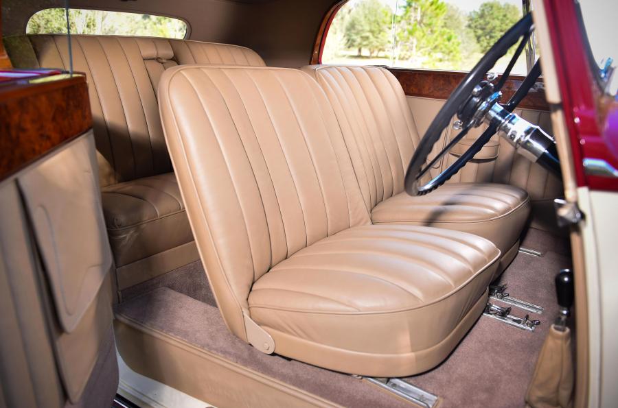 Интерьер Bentley 4&frac14;-Litre Coupe by Park Ward (B131MX) 1939 года  (фото 15 из 16)